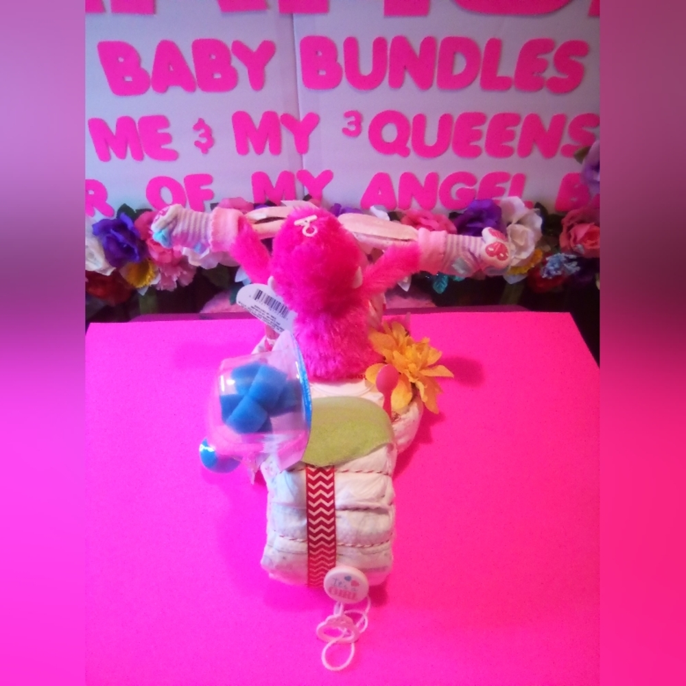 ((SOLD)) #150ππΌMOTORCYCLE DIAPER CAKE ("FOR A BABY GIRL") - Picture 9 of 10